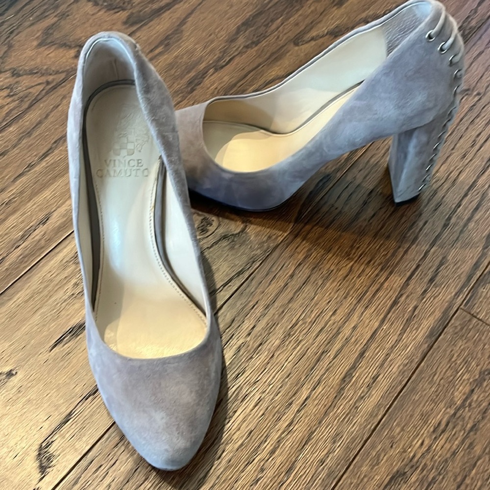 Beautiful Vince Camino taupe suede pumps with decorative heel